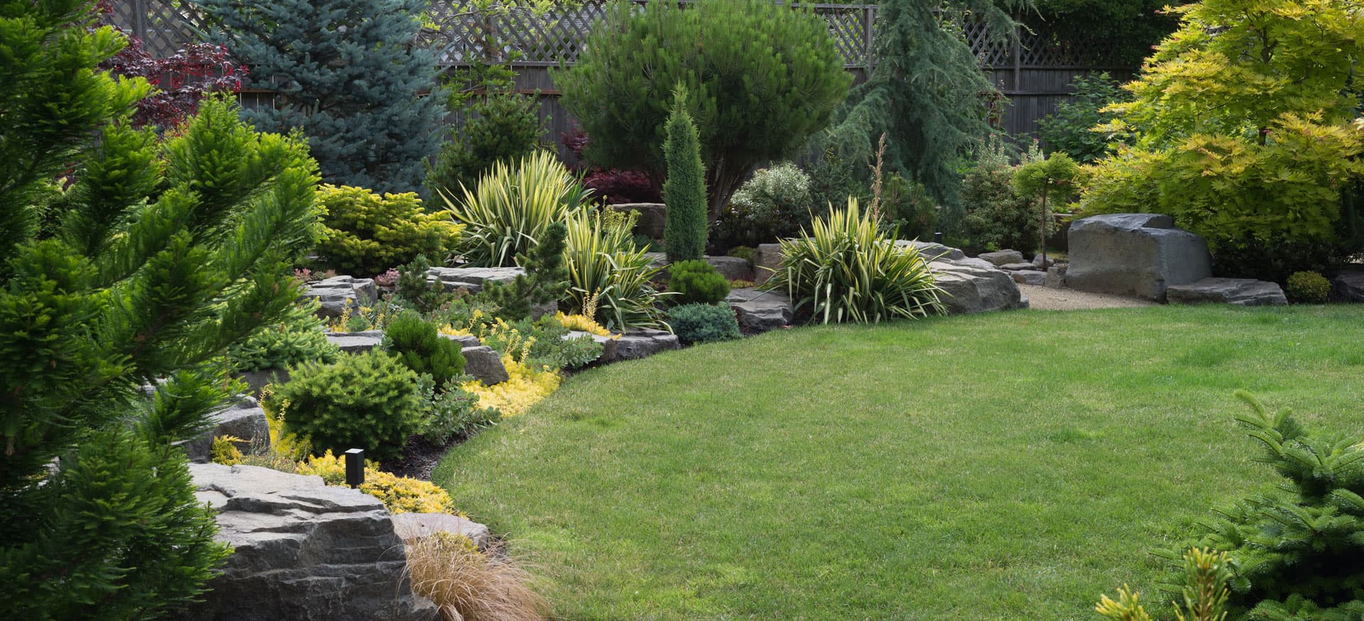 Hacemos que su jardín y zonas exteriores luzcan perfectas todo el año